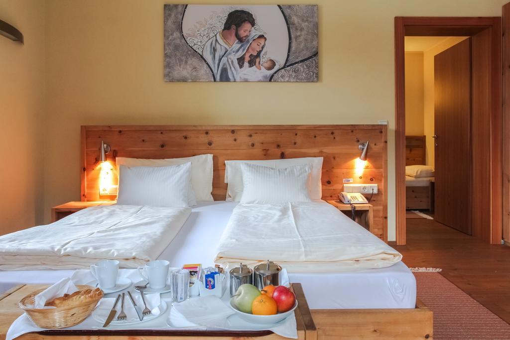 Hotel Tyrol-Alpenhof Seefeld in Tirol Exterior photo