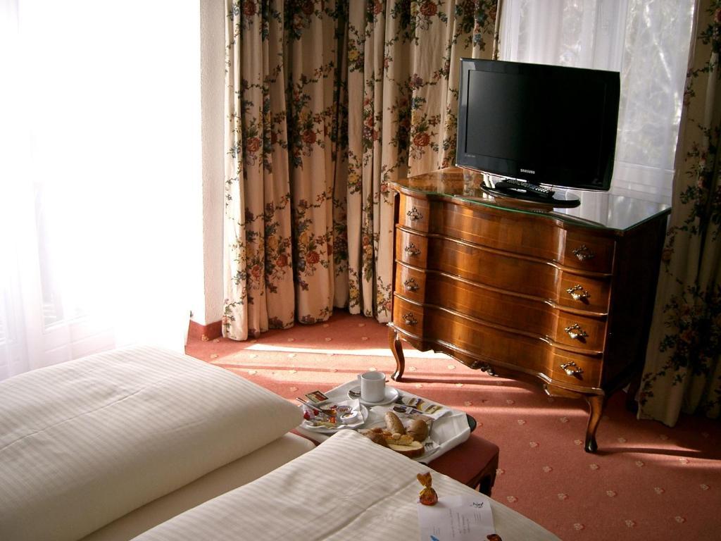 Hotel Tyrol-Alpenhof Seefeld in Tirol Room photo
