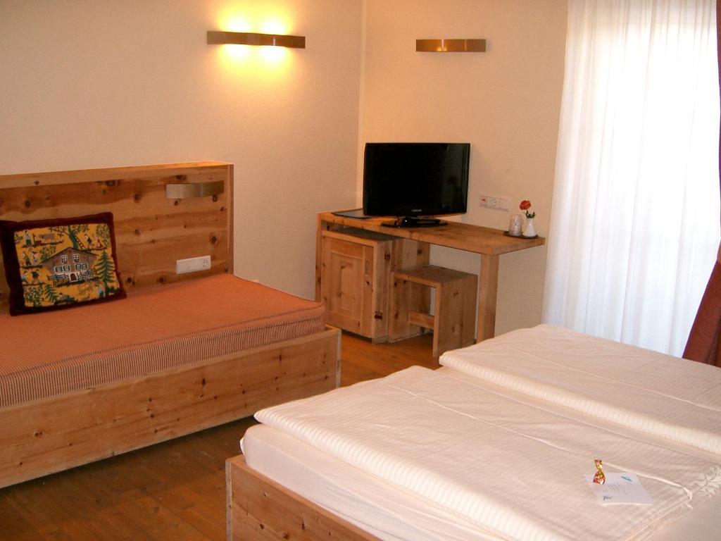 Hotel Tyrol-Alpenhof Seefeld in Tirol Room photo