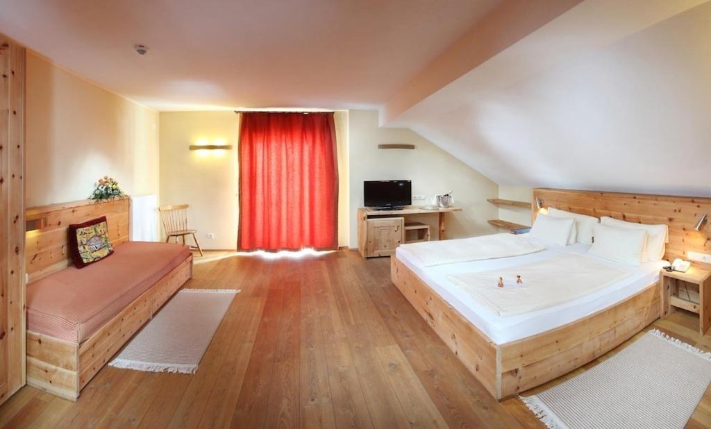 Hotel Tyrol-Alpenhof Seefeld in Tirol Room photo